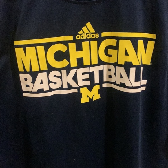 Adidas Michigan Basketball T-Shirt, Men's Size M, Wicking Climalite Fabric - Picture 2 of 4